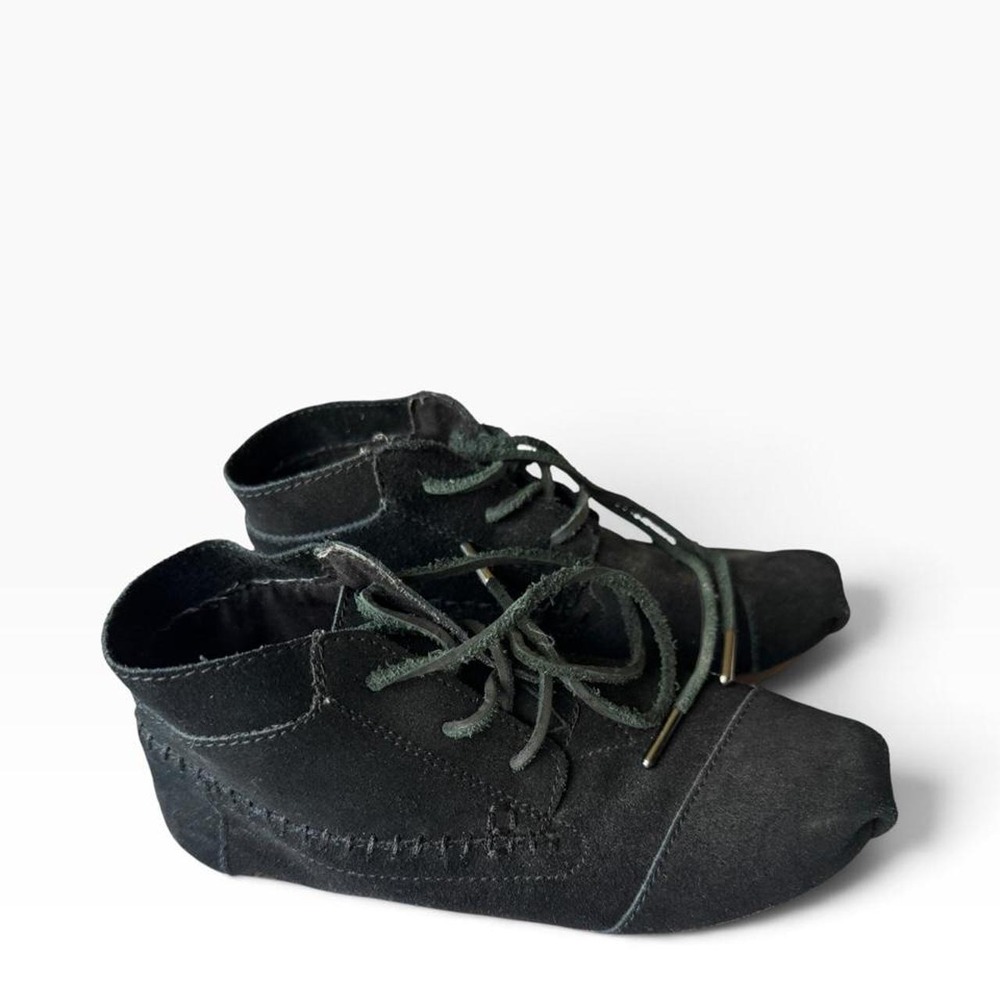 TOMS Womens Black Suede Lace Up Ankle Boots Chukka Gritty Boho Granola Fall 6